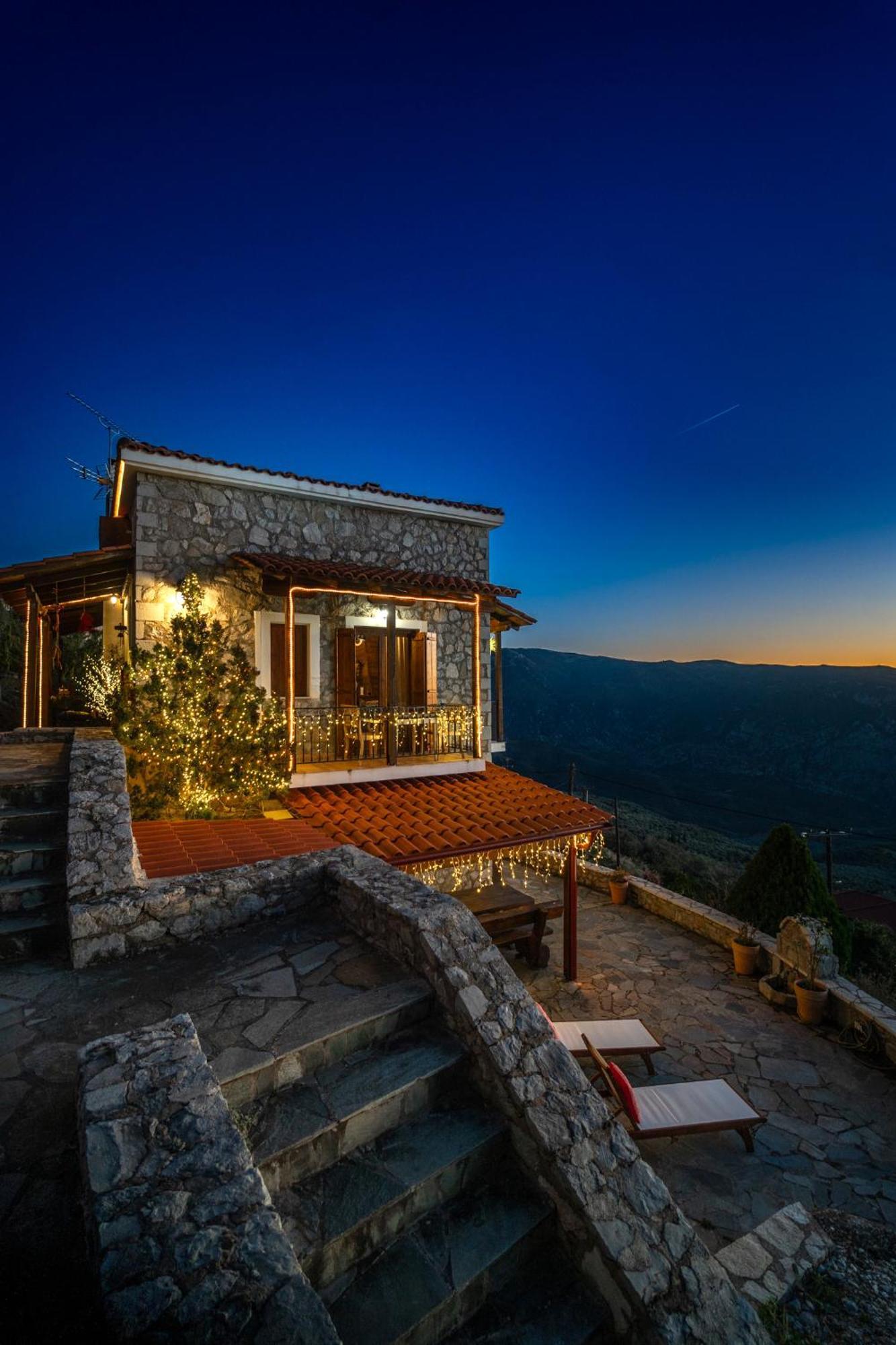 Rock Dandy Deluxe Chalet In Arachova - Delphi, Sauna, Prv Parking, Amazing View Exterior photo