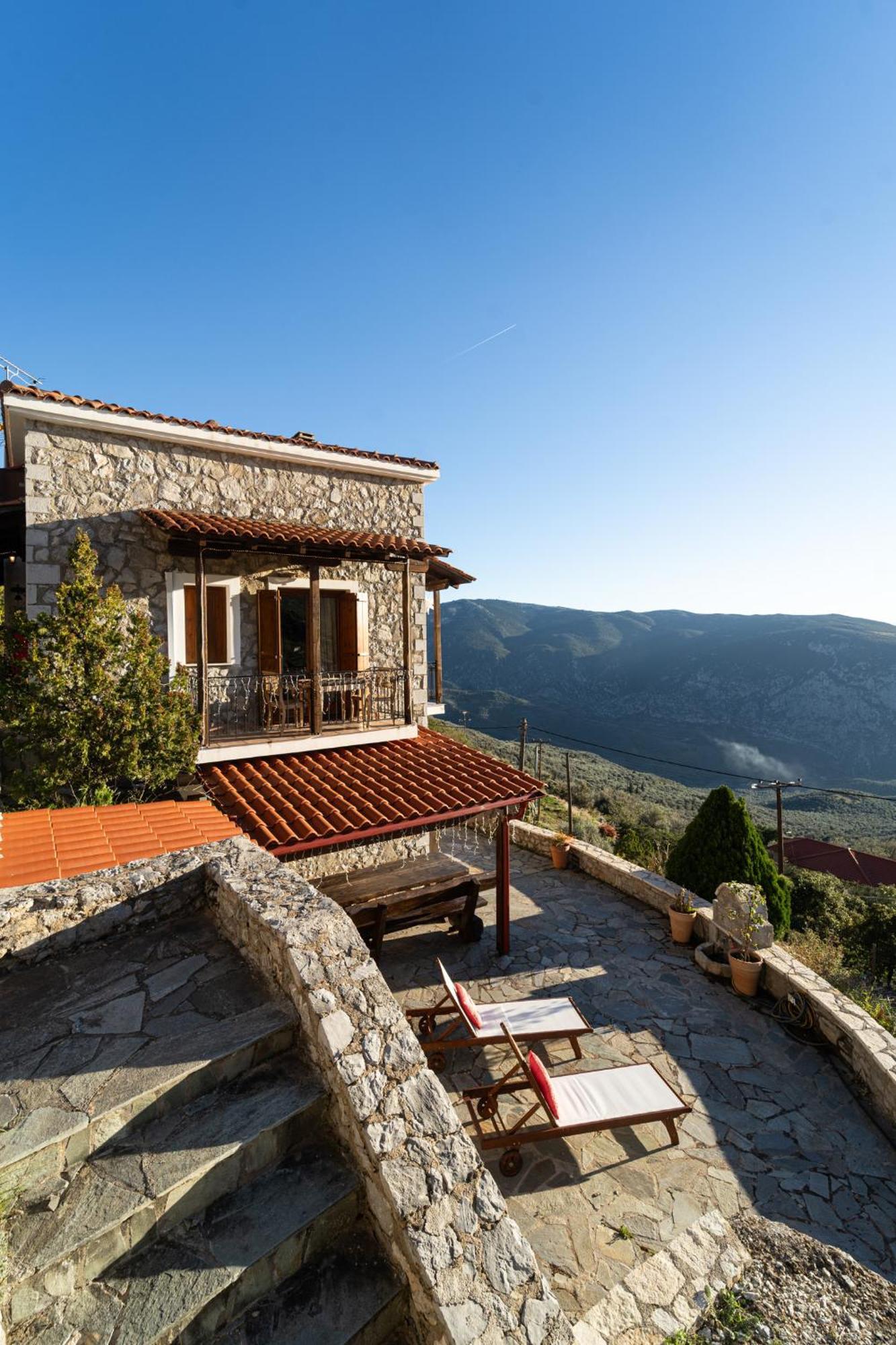 Rock Dandy Deluxe Chalet In Arachova - Delphi, Sauna, Prv Parking, Amazing View Exterior photo